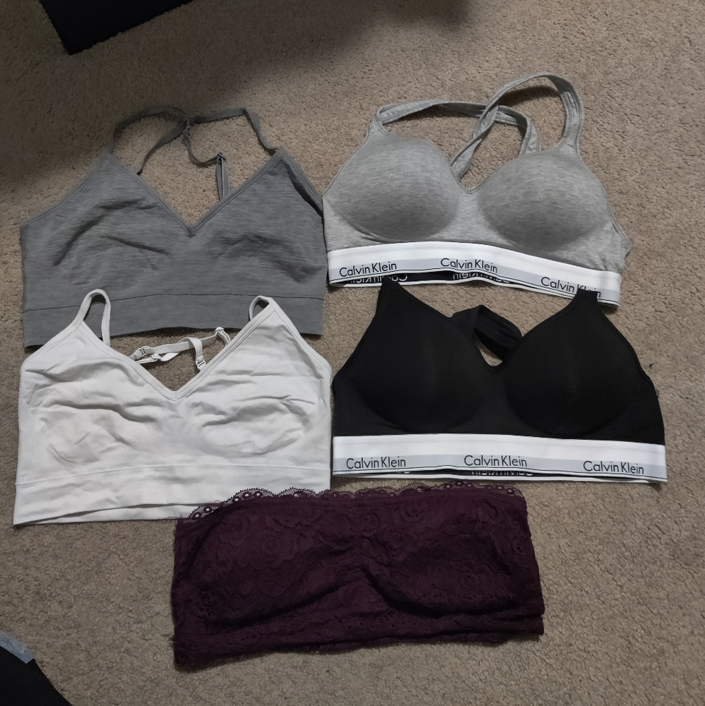 Bundle of 5 Bras!